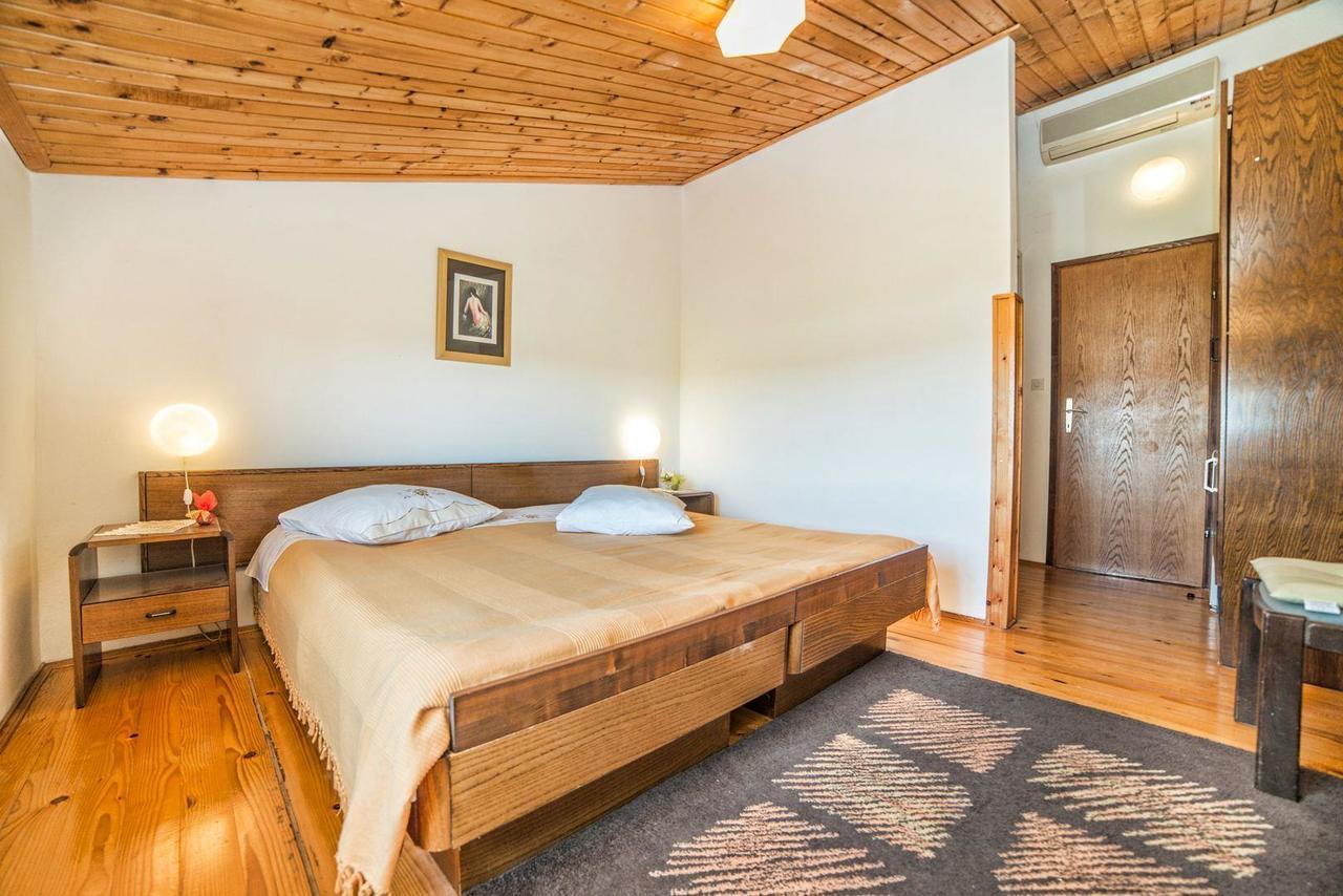 Apartments And Rooms Ana Pomer 217 エクステリア 写真